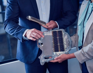 Inverter in hand